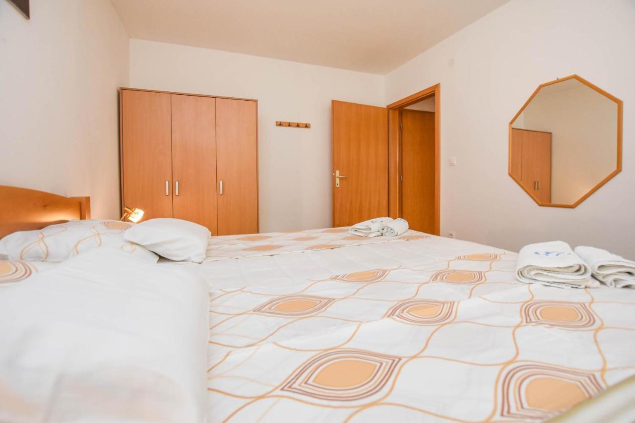 Apartments Dandelion Biograd Na Moru Luaran gambar