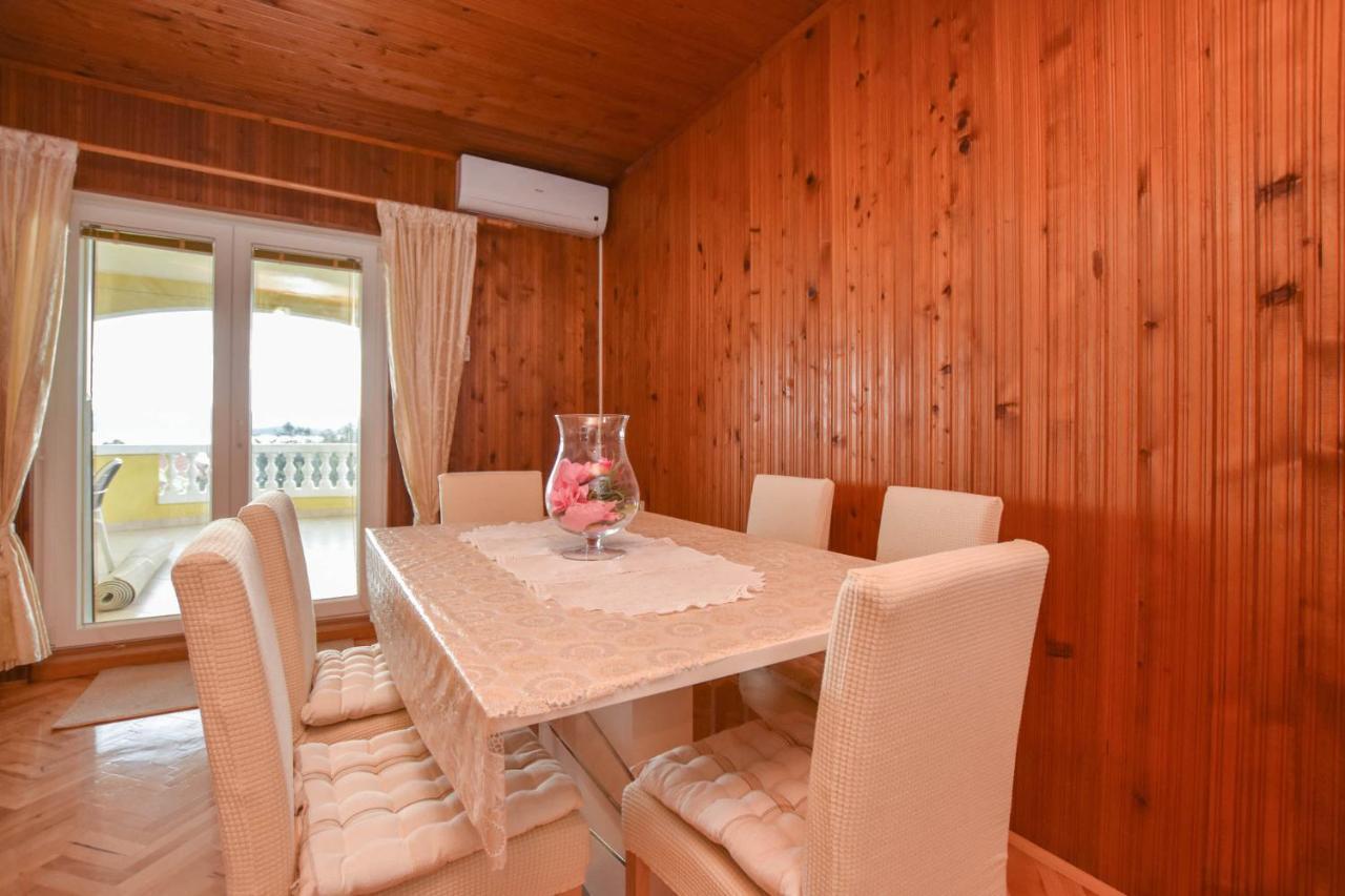 Apartments Dandelion Biograd Na Moru Luaran gambar