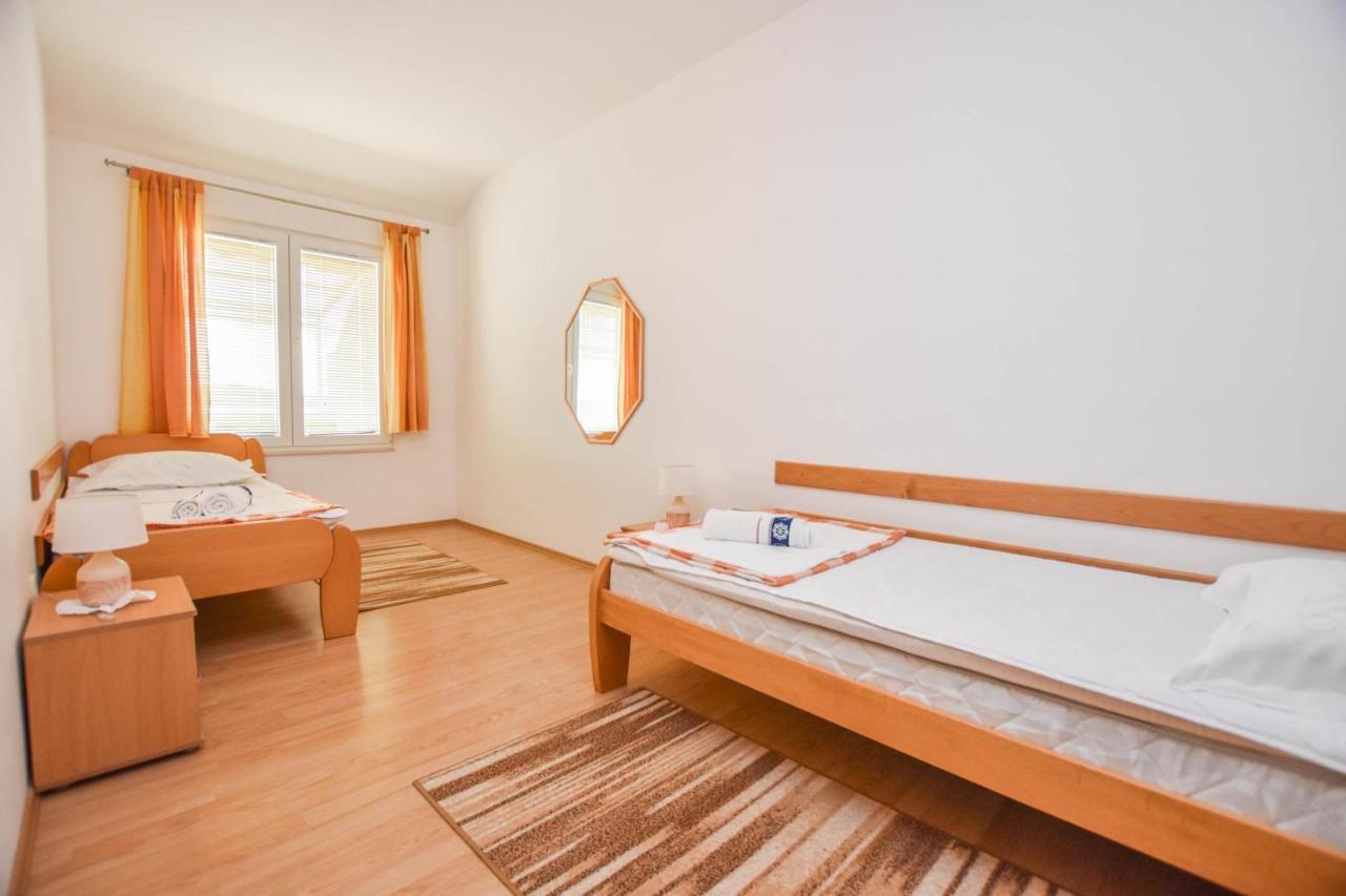Apartments Dandelion Biograd Na Moru Luaran gambar