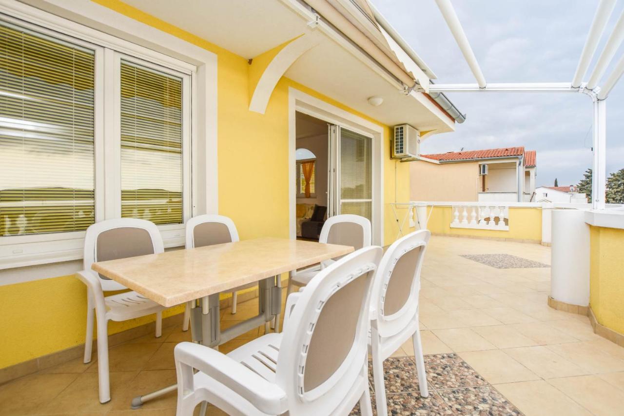 Apartments Dandelion Biograd Na Moru Luaran gambar