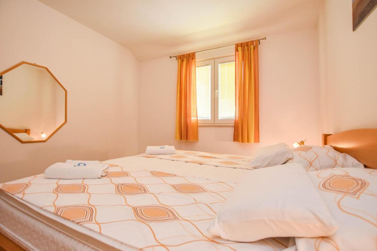 Apartments Dandelion Biograd Na Moru Luaran gambar