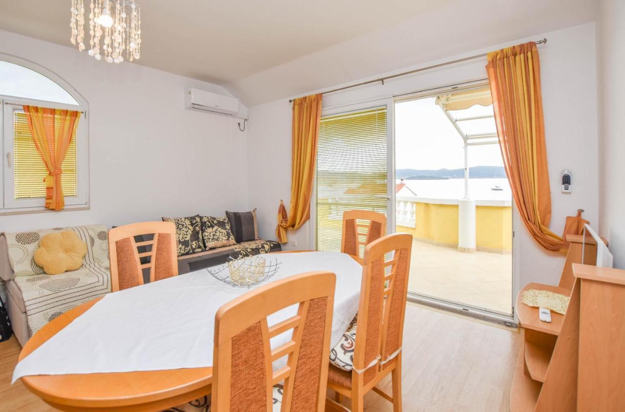 Apartments Dandelion Biograd Na Moru Luaran gambar