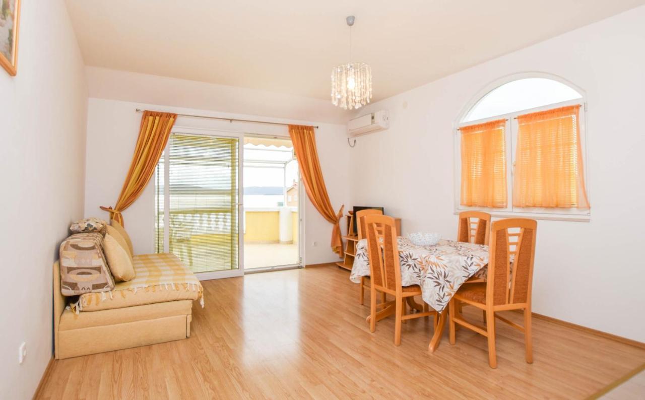 Apartments Dandelion Biograd Na Moru Luaran gambar