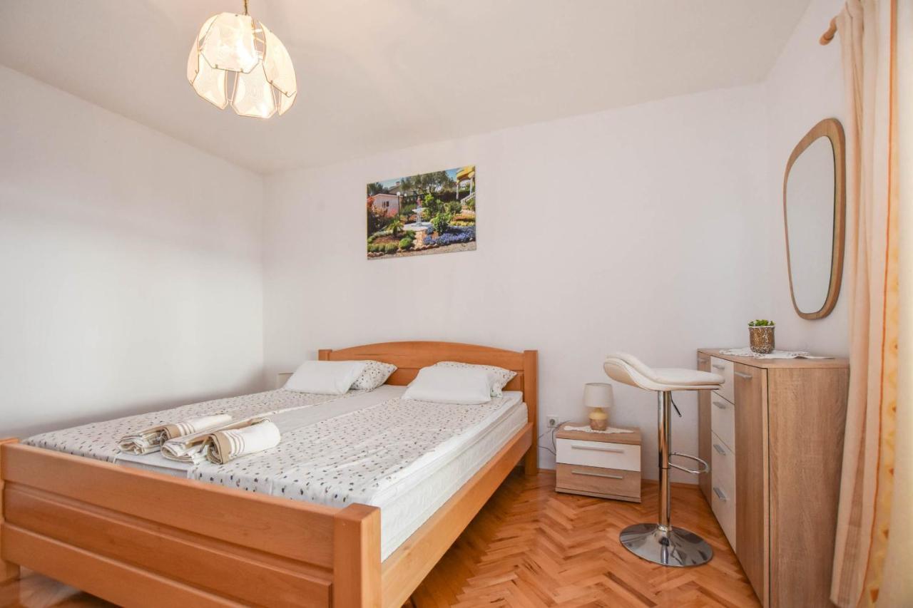 Apartments Dandelion Biograd Na Moru Luaran gambar
