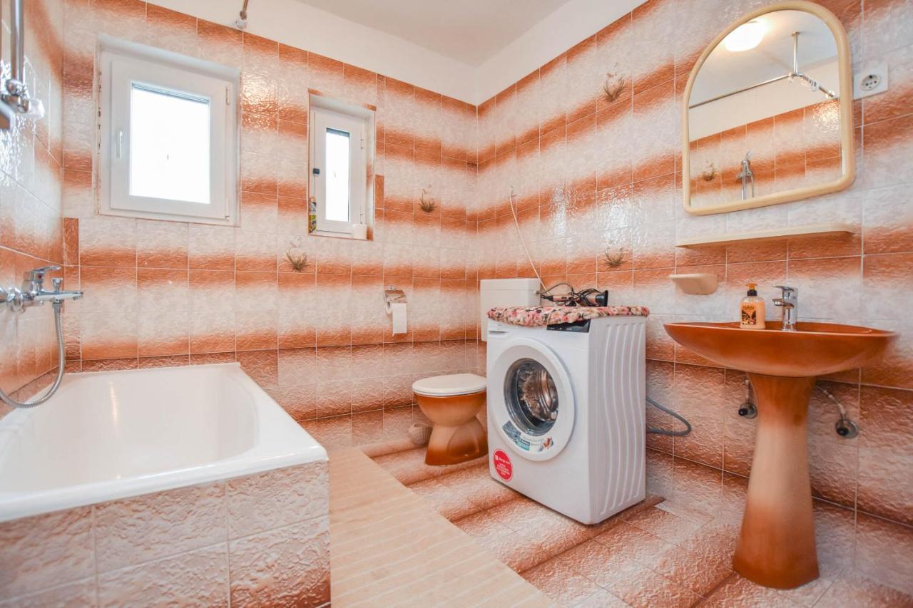 Apartments Dandelion Biograd Na Moru Luaran gambar
