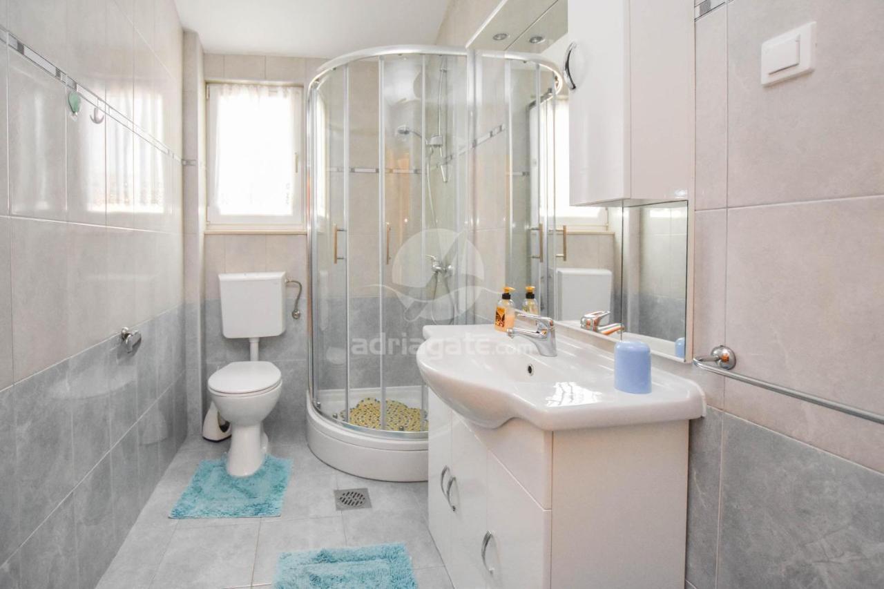 Apartments Dandelion Biograd Na Moru Luaran gambar