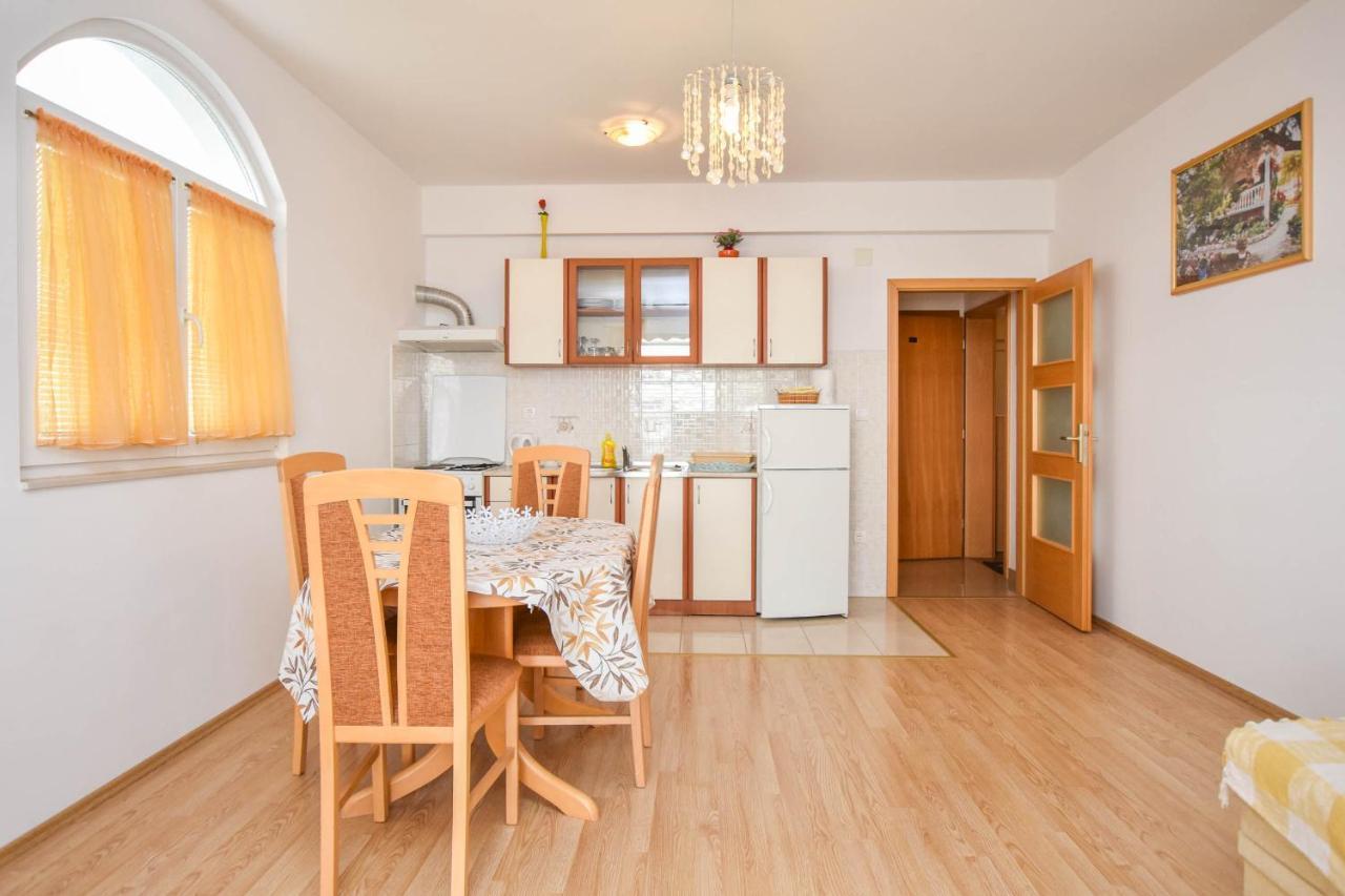 Apartments Dandelion Biograd Na Moru Luaran gambar