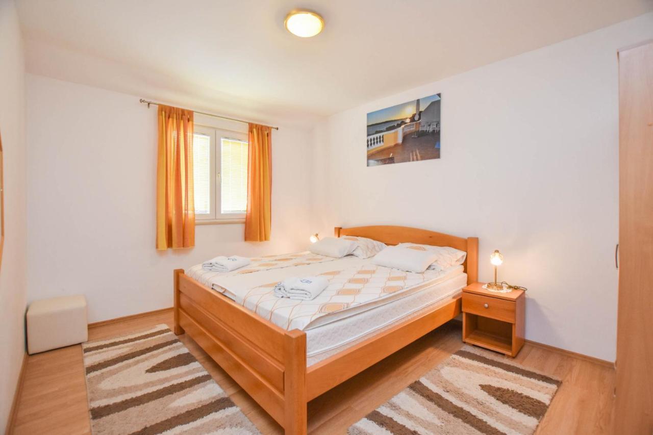 Apartments Dandelion Biograd Na Moru Luaran gambar