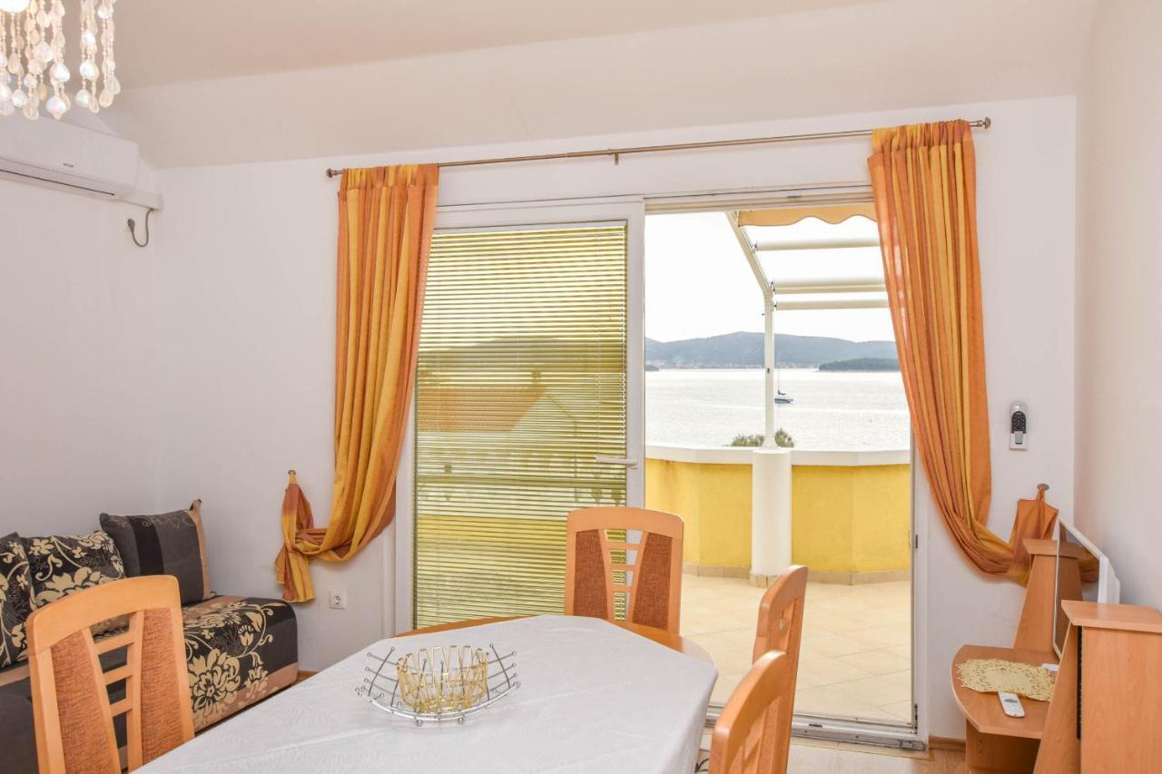 Apartments Dandelion Biograd Na Moru Luaran gambar