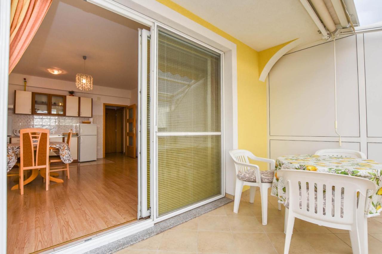 Apartments Dandelion Biograd Na Moru Luaran gambar