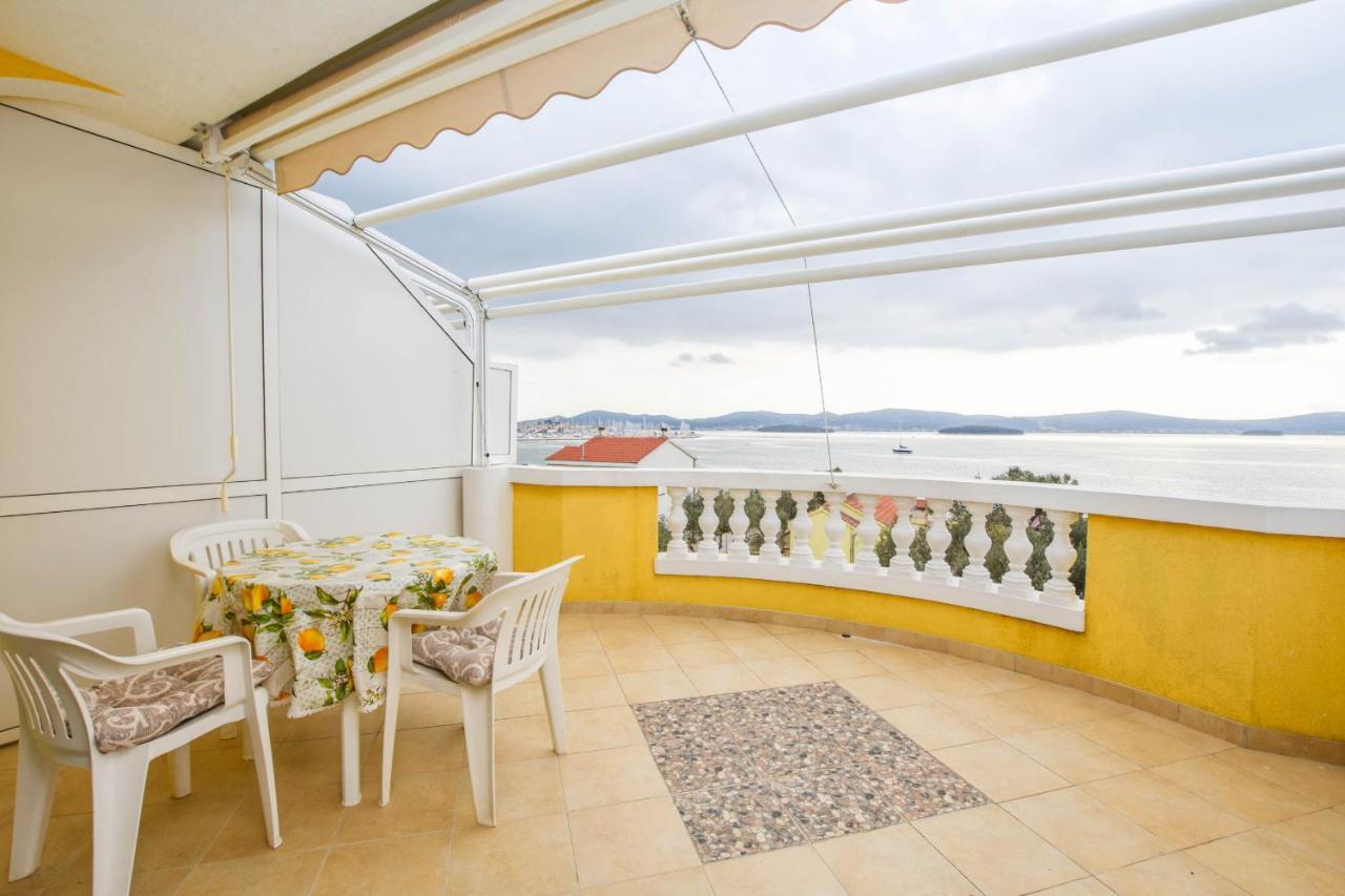 Apartments Dandelion Biograd Na Moru Luaran gambar