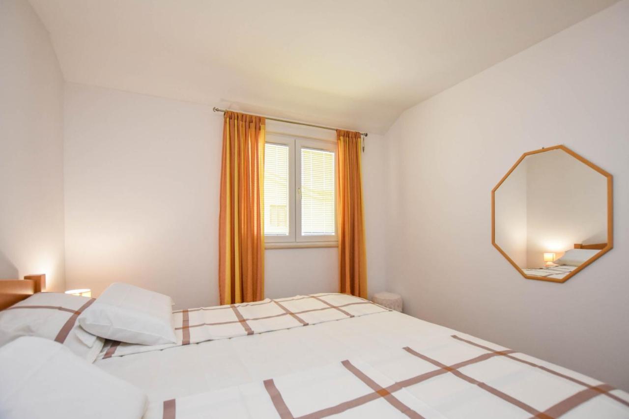 Apartments Dandelion Biograd Na Moru Luaran gambar