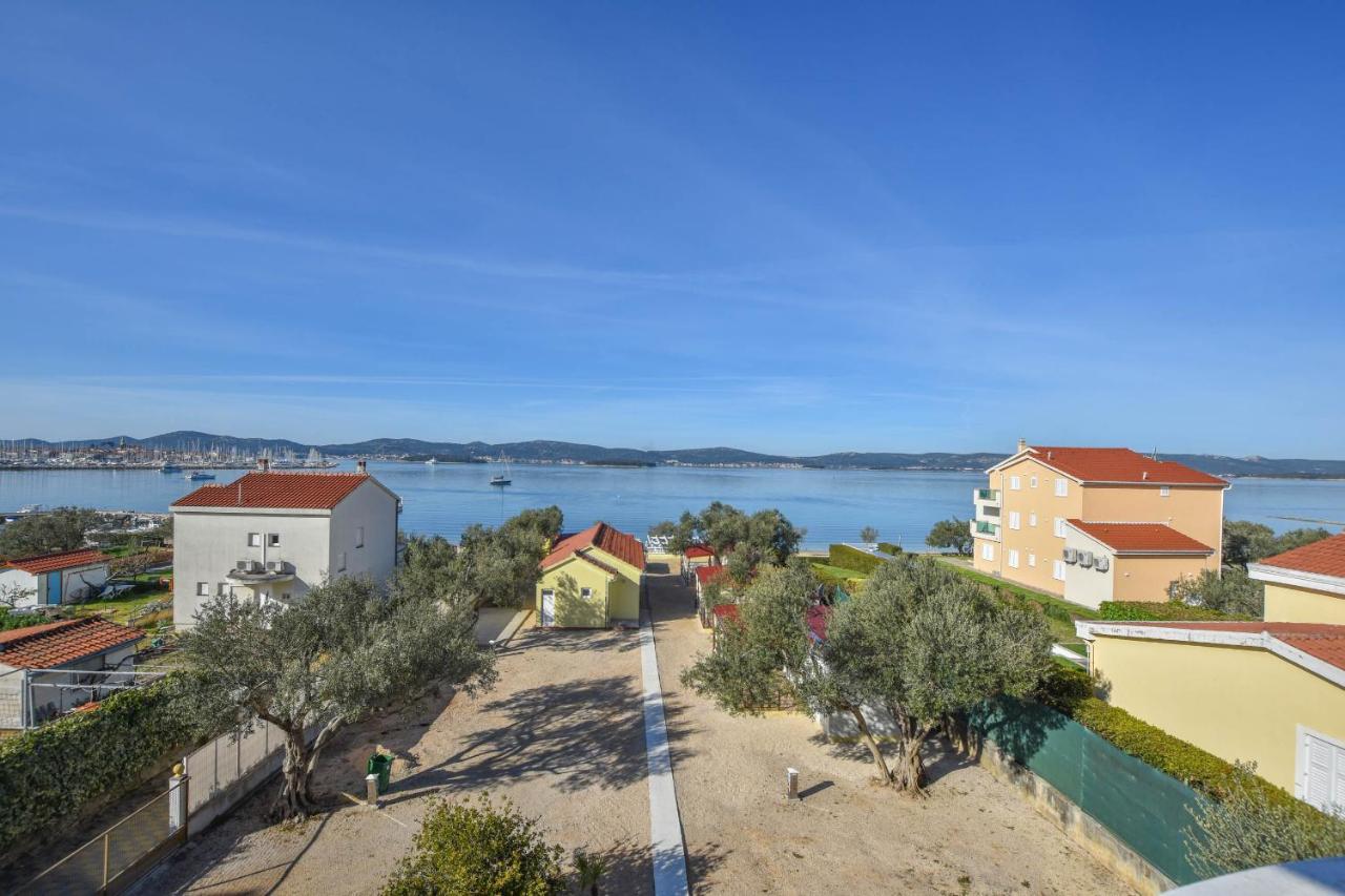 Apartments Dandelion Biograd Na Moru Luaran gambar