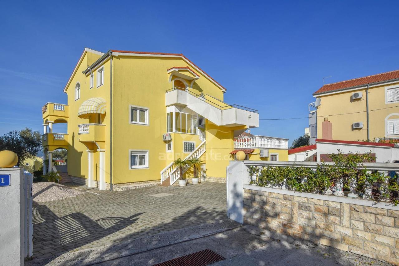 Apartments Dandelion Biograd Na Moru Luaran gambar